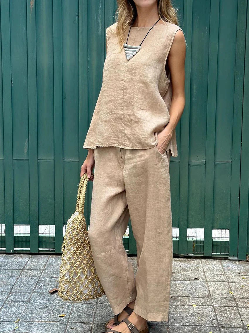 Ensemble décontracté Sheila de Danoir Paris en tissu léger jaune, parfait pour le printemps et l'été, vue de face.