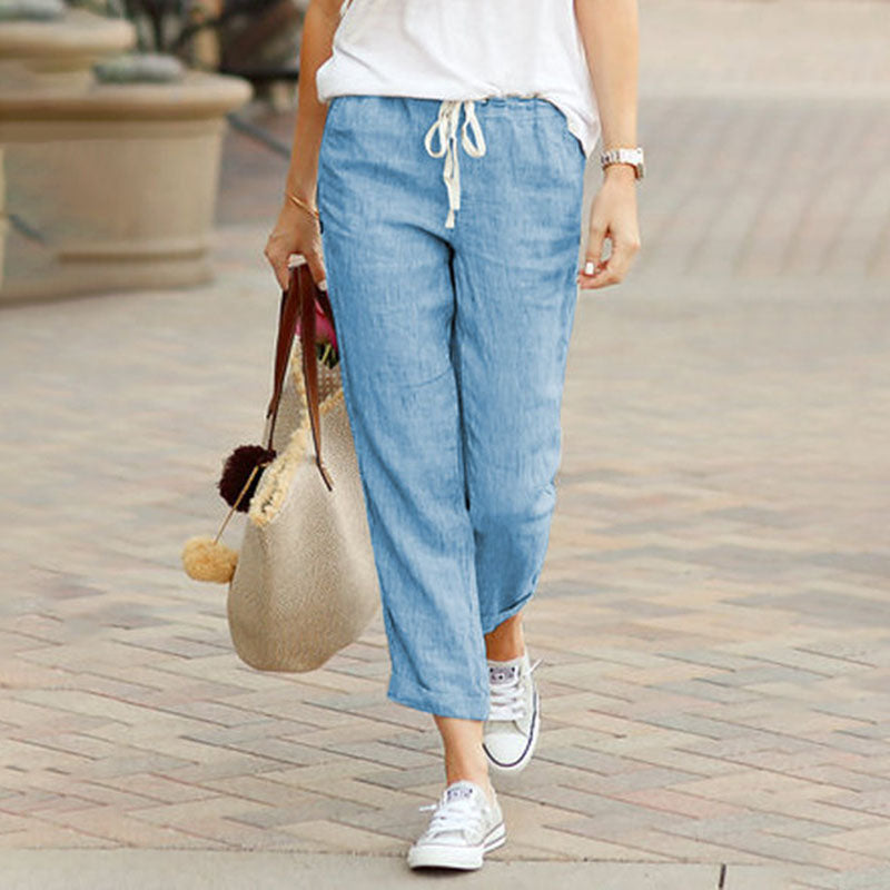Pantalons casual Danoir Paris Alvie en kaki, tissu confortable, coupe décontractée, vue en gros plan.