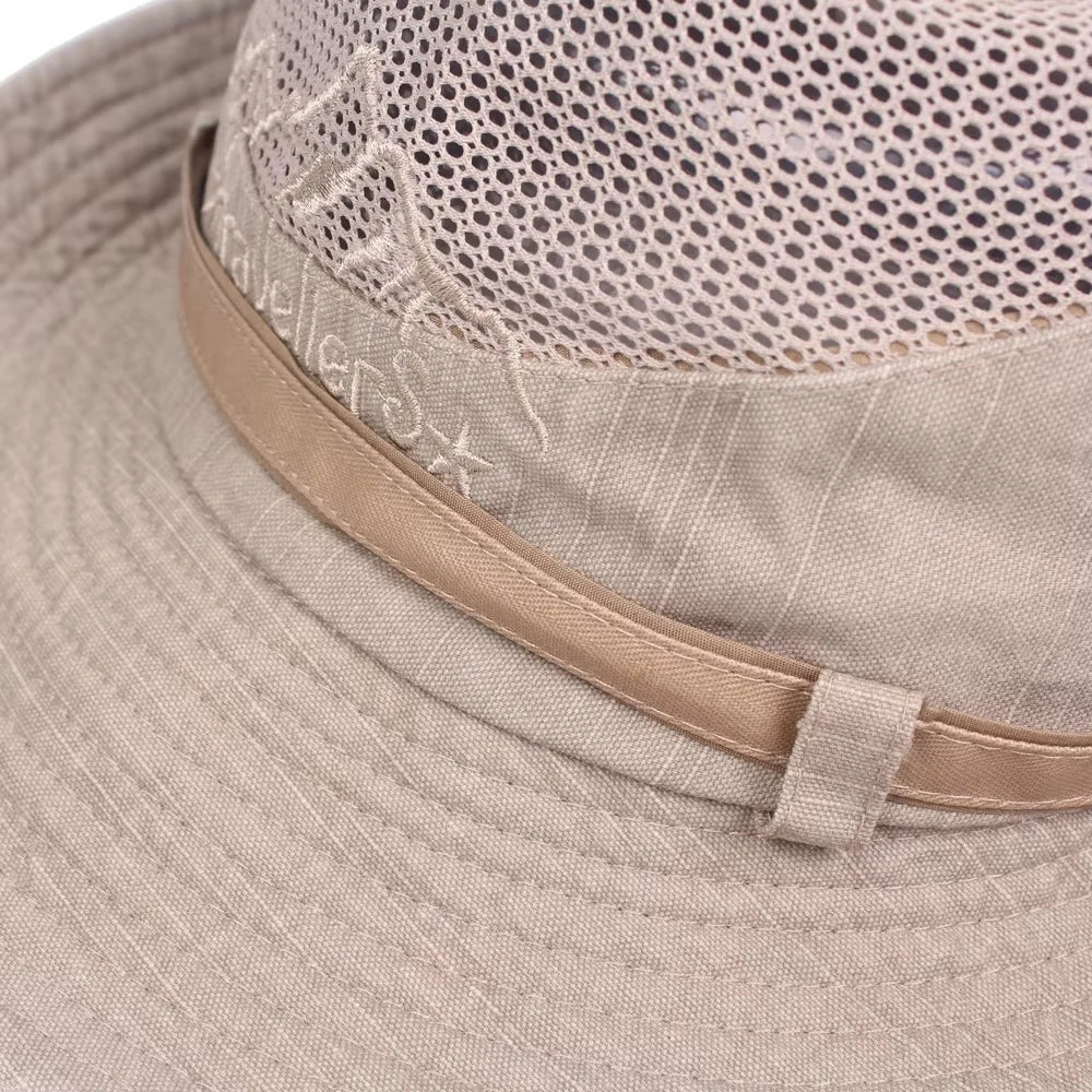 Chapeau d'extérieur respirant Bloom de Danoir Paris en kaki, coupe protectrice et léger pour le plein air.