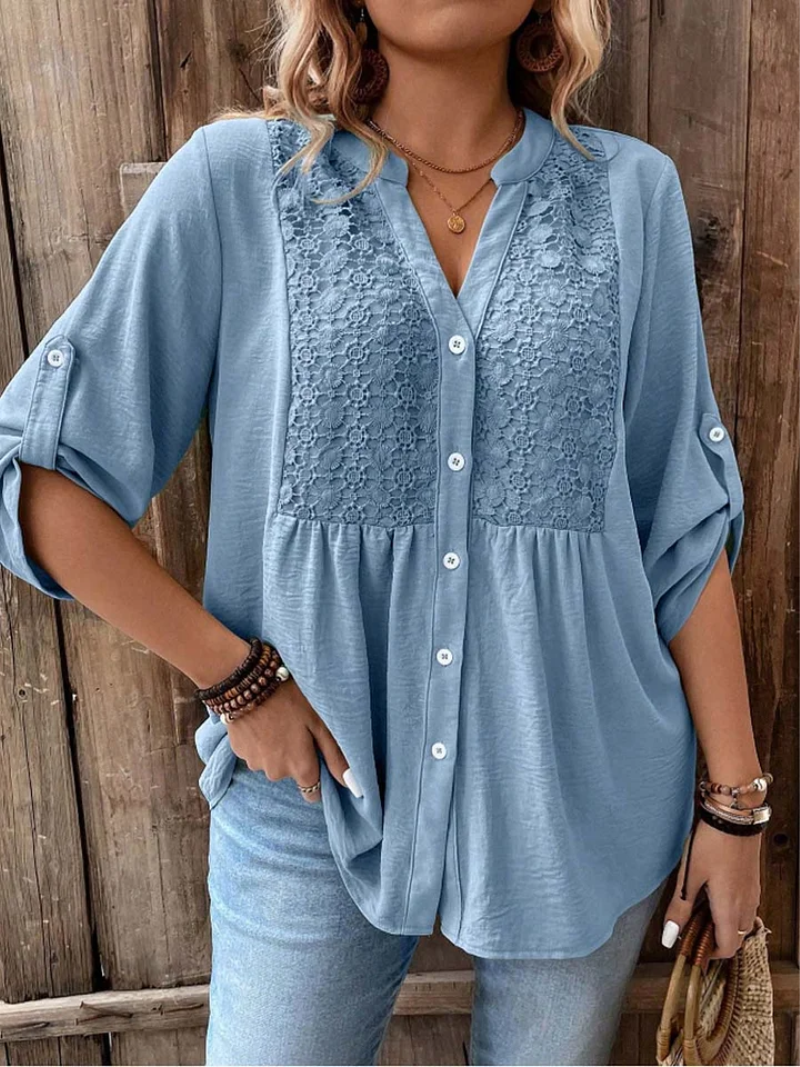 Blouse Noor de Danoir Paris en kaki avec col en V et boutons, vue de face, en tissu léger pour femme.