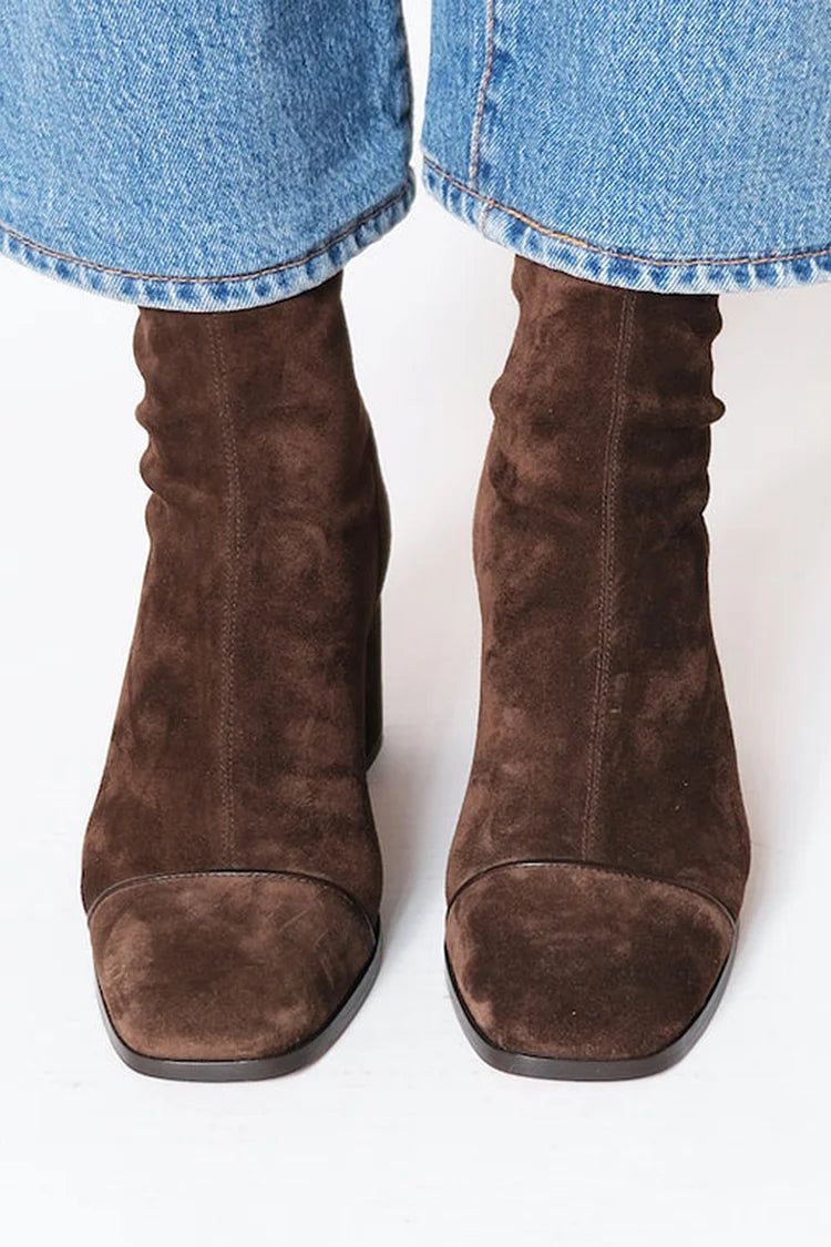 Bottines élégantes en suédine marron Céleste™ de Danoir Paris, chaussures chics pour femmes, semelle en caoutchouc.