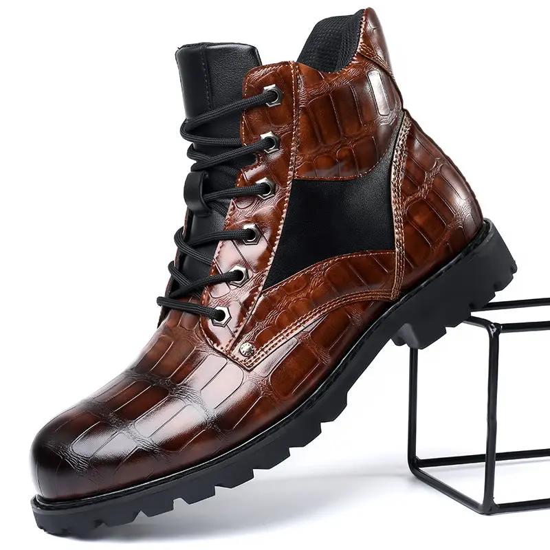 Bottes en cuir de crocodile marron Rendell™ de Danoir Paris, talons moyens et design élégant pour femmes.