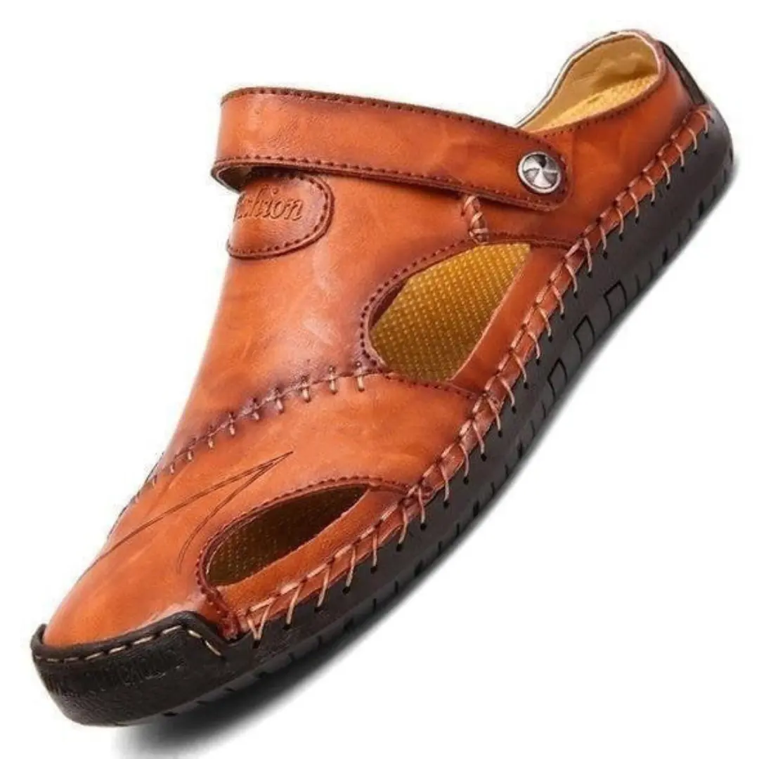 Sandales en cuir orthopédique Chris™ de Danoir Paris, coloris marron foncé, taille 38, avec semelles confortables et design élégant.