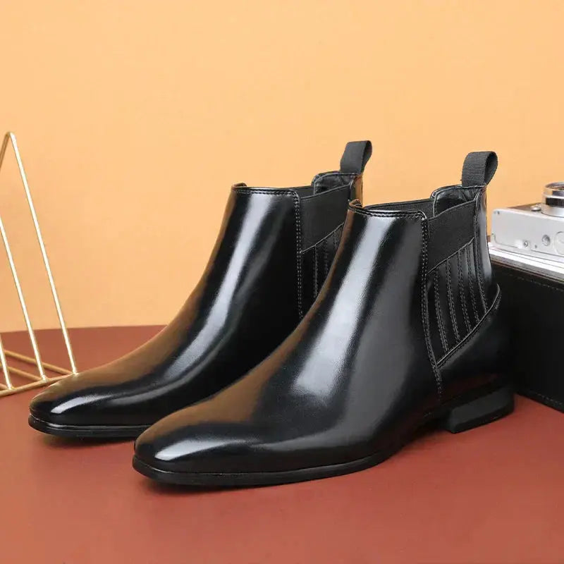 Bottines en cuir synthétique marron foncé Peyton de Danoir Paris, taille 38, avec semelle robuste et design élégant.