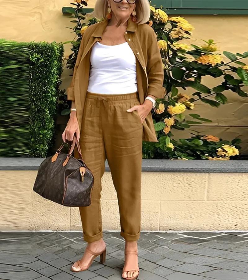 Ensemble chemise et pantalons Martina en lin et coton coloris marron, Danoir Paris, vêtement élégant et confortable pour femme.
