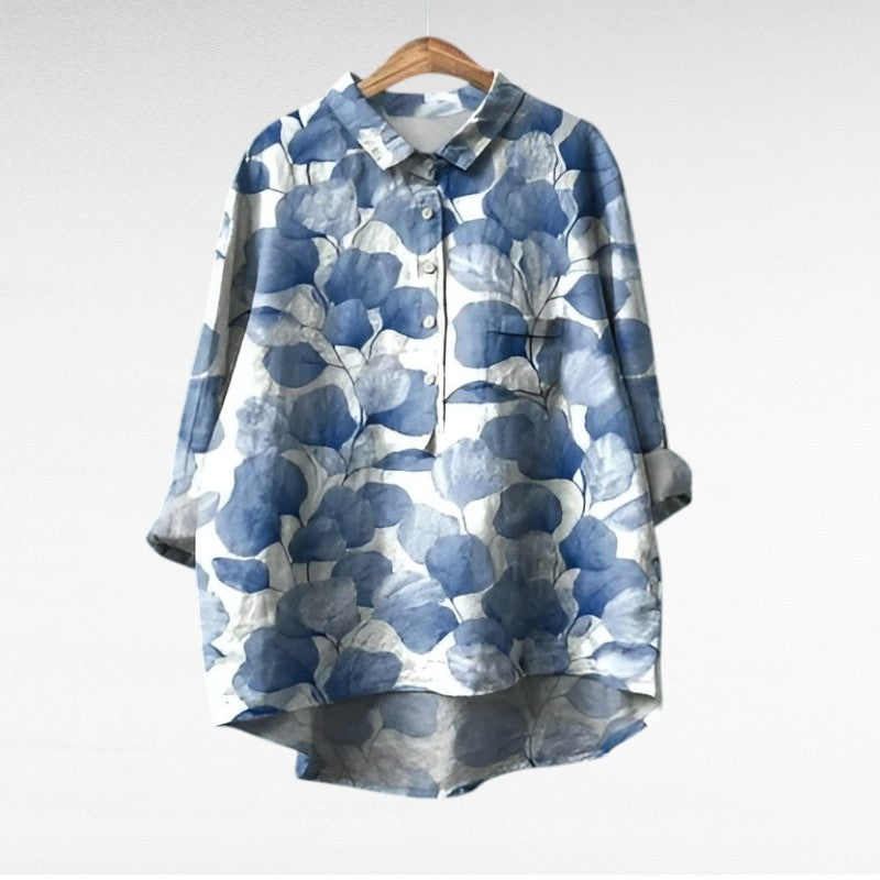 Blouse d'été en lin Camille de Danoir Paris, élégante avec motifs floraux, manches courtes et coupe fluide.