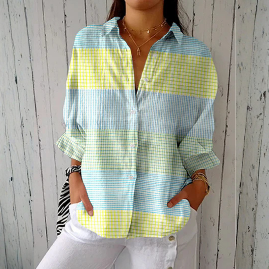 Chemisier Holly™ à carreaux pastel multicolores, blouse en tissu léger par Danoir Paris, vue de face.