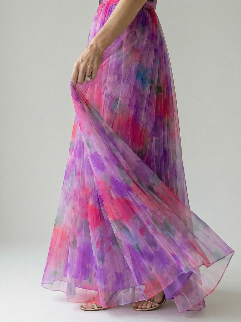Robe longue maxi en tissu doux multicolore de Danoir Paris, modèle Isel, avec design wrap élégant.