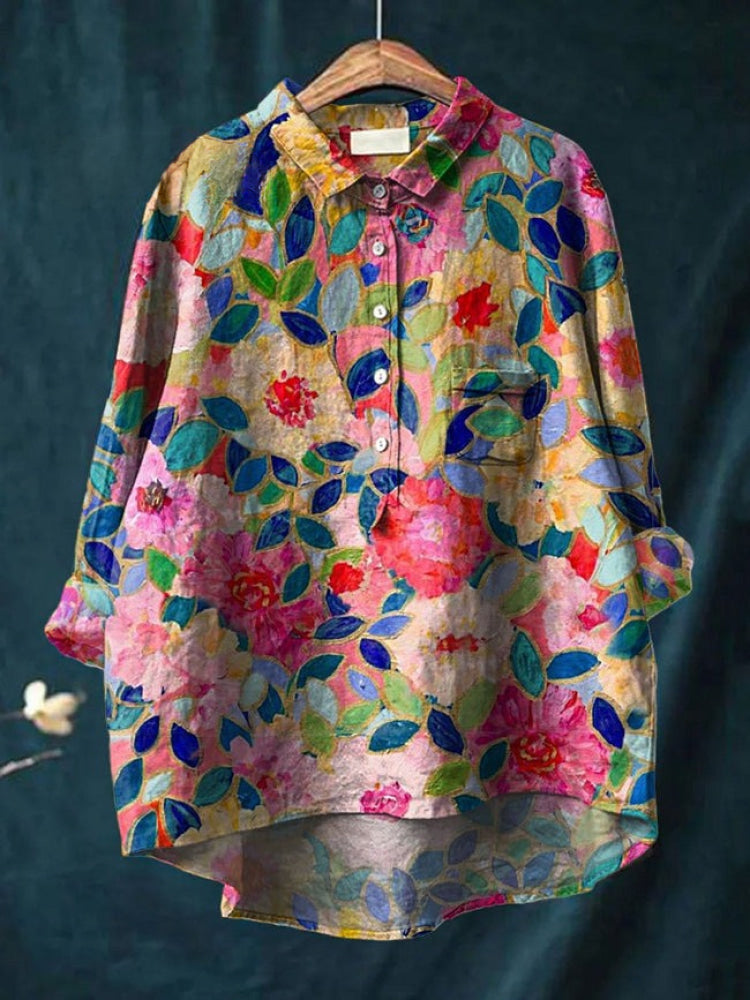 Chemise florale colorée Lina de Danoir Paris avec broderies vibrantes, détails visibles sur cette image.