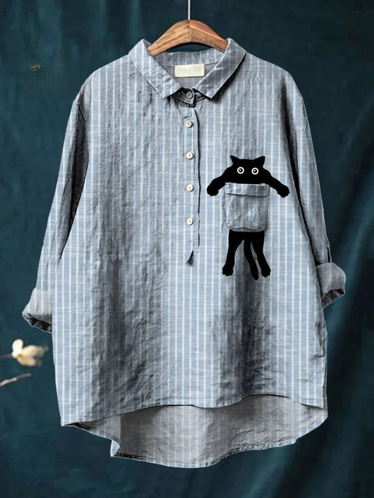 Chemise Danoir Paris Milo avec poche à motif chat mignon, tissu léger et style décontracté pour femme.