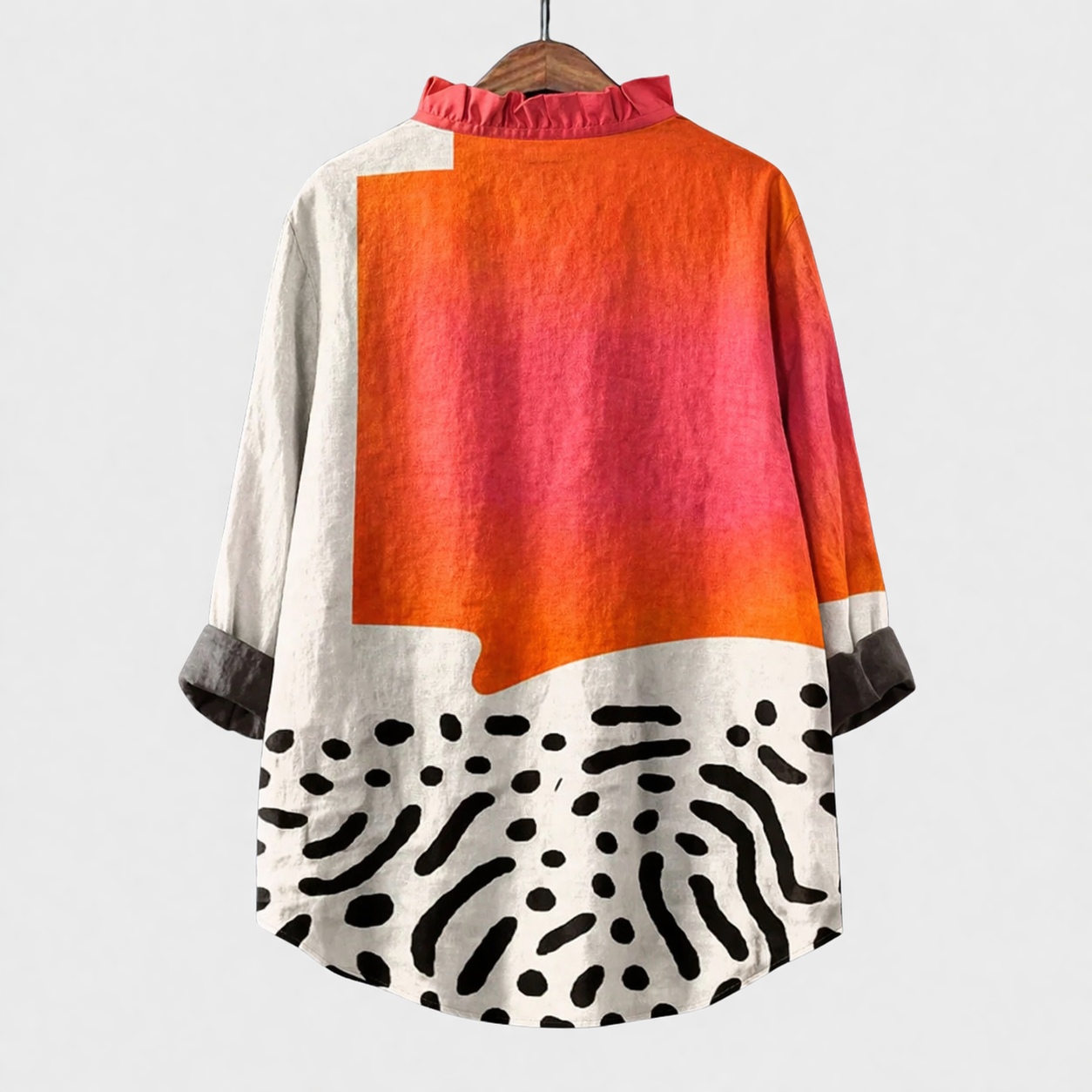 Blouse d'été élégante en lin Melinda de Danoir Paris, multicolore, portée sur un mannequin.