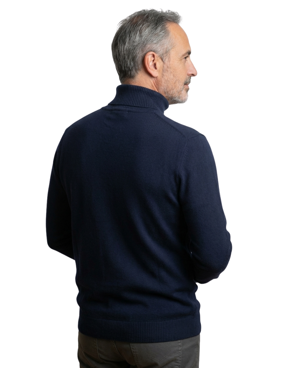 Pull en cachemire Monte Carlo de Danoir Paris, col roulé bleu marine, doux et élégant, porté sur un mannequin.