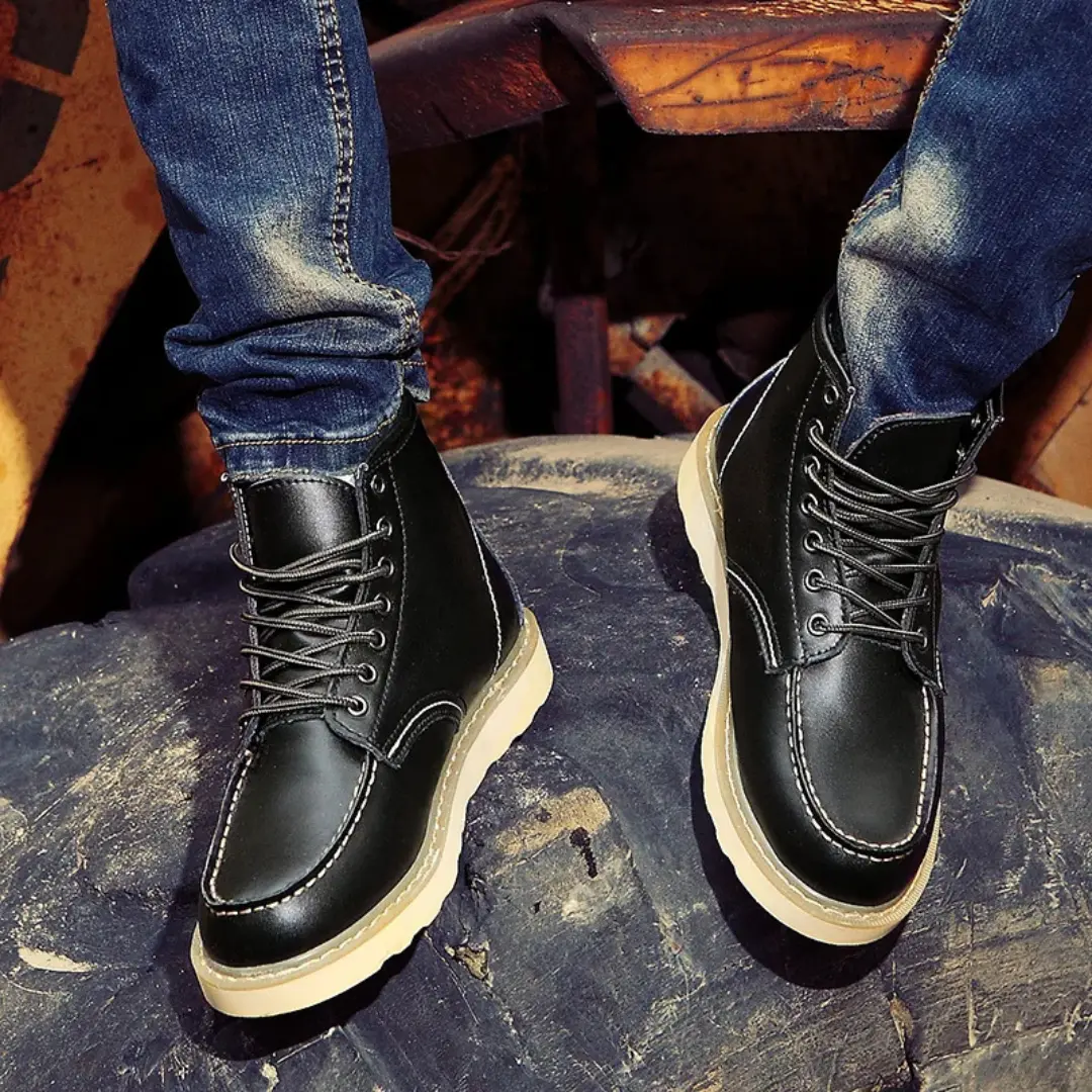 Bottes en cuir vintage Cole™ Danoir Paris de couleur noire, pointure 38, avec design classique et finition élégante.