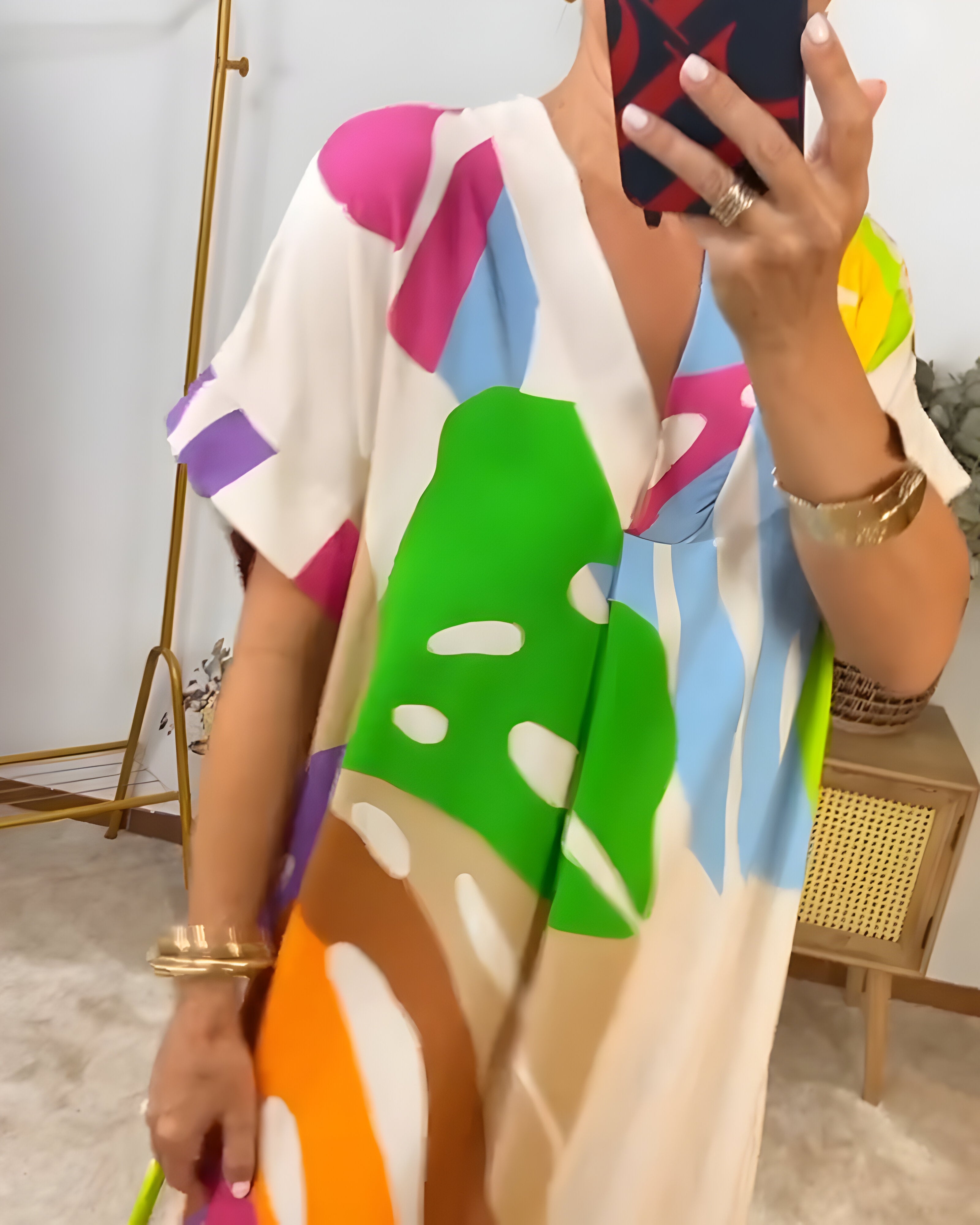 Robe décontractée colorée Rosaline de Danoir Paris, tissu fluide et design moderne, portée en image.
