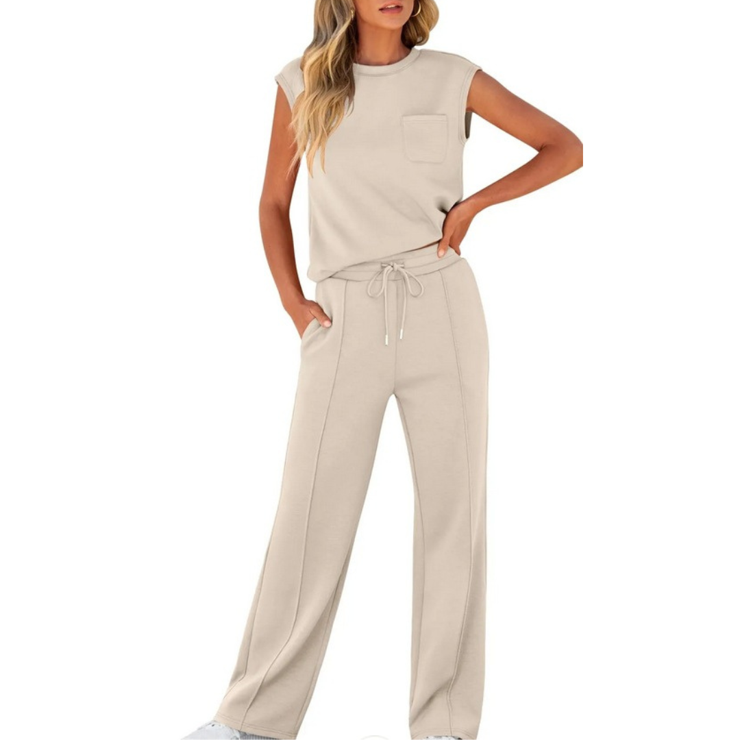 Ensemble décontracté d'été Elvara de Danoir Paris, tenue légère et confortable avec haut et pantalon en tissu fluide.