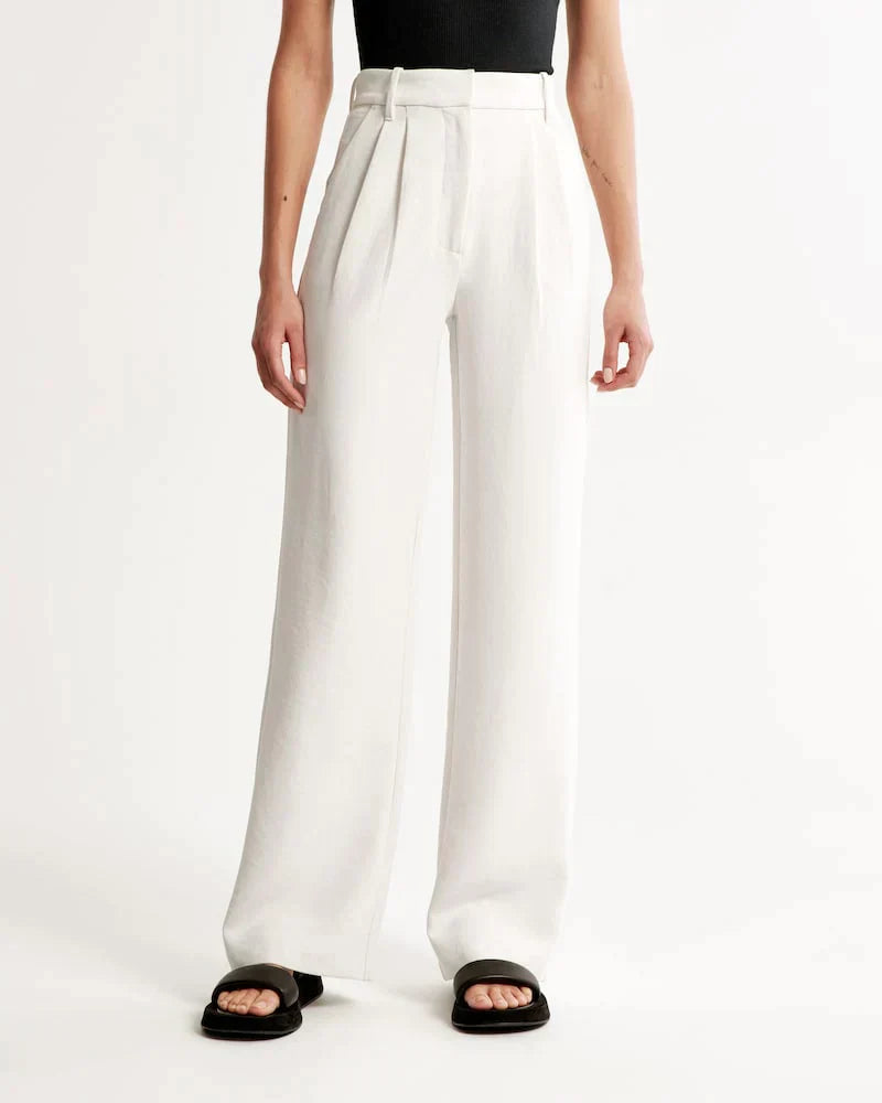 Pantalons confortables chic Sophie de Danoir Paris en tissu noir, vue de face, élégants et adaptés à un style décontracté sophistiqué.