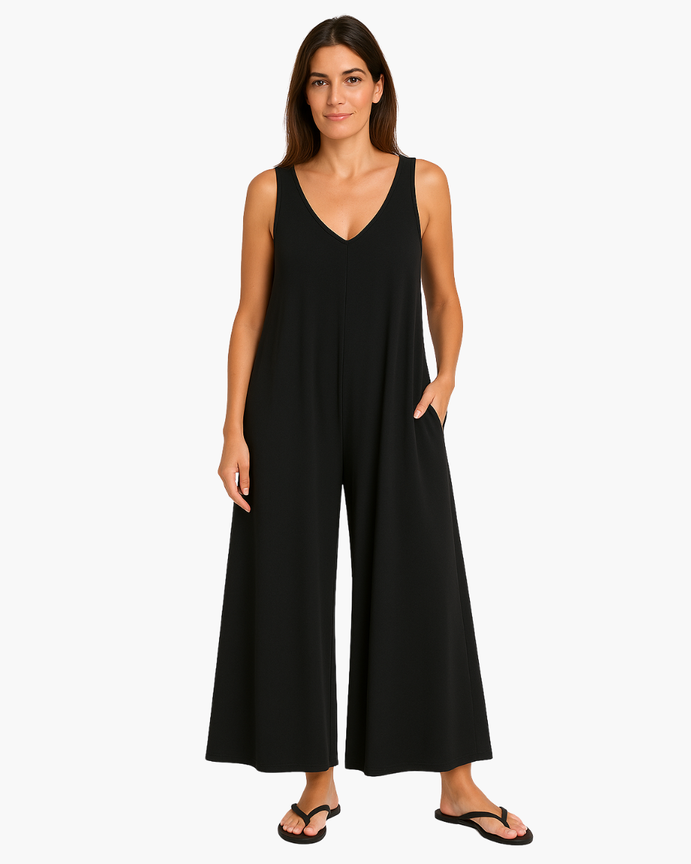 Combinaison ample sans manches Danoir Paris en noir, vêtement décontracté et confortable pour femmes.