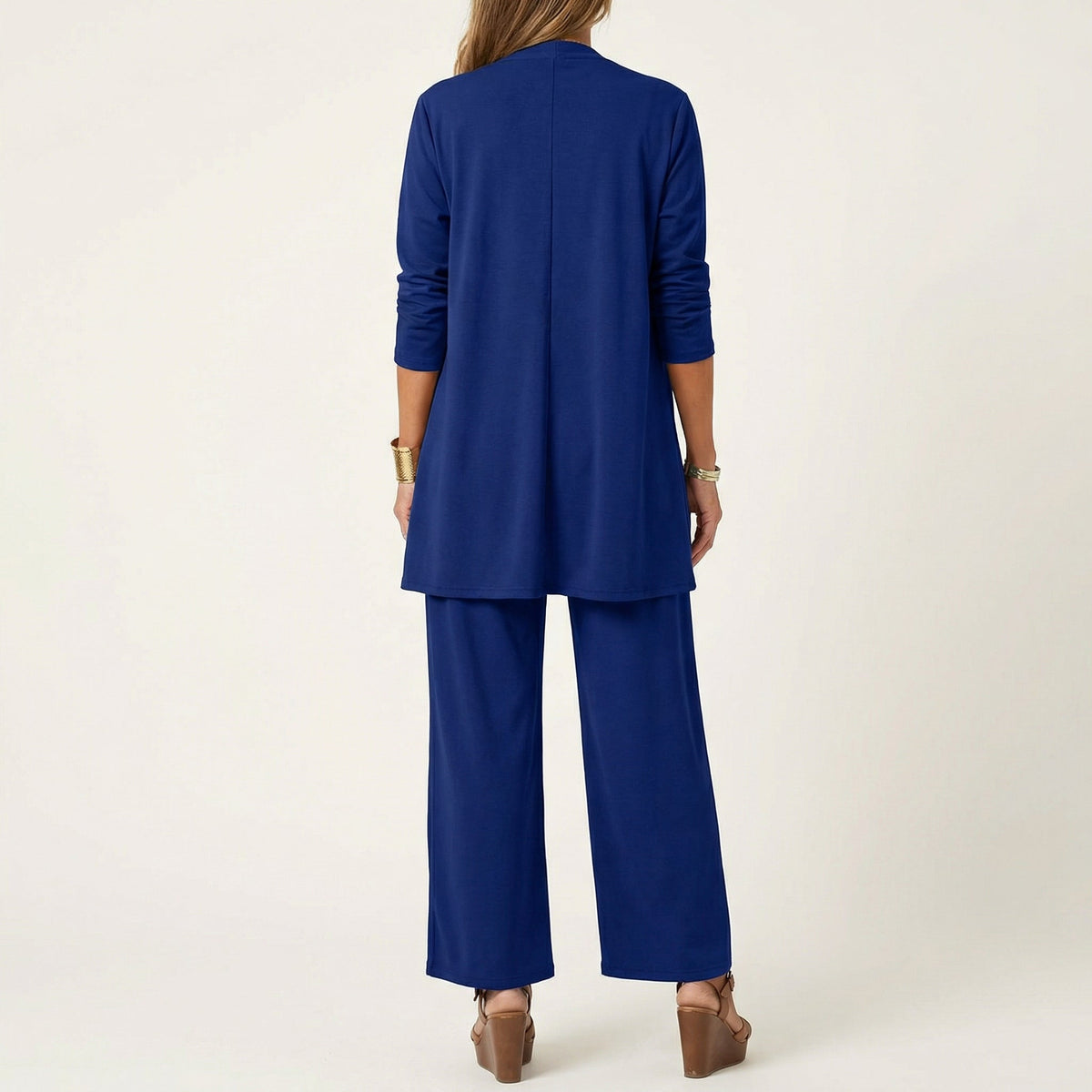 Ensemble minimaliste 3 pièces Vivienne de Danoir Paris, vêtements noirs élégants, vue de l'ensemble porté.