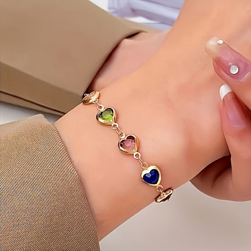 Bracelet en forme de cœur de la marque Danoir Paris, bijou unique en or avec design élégant et détail raffiné.