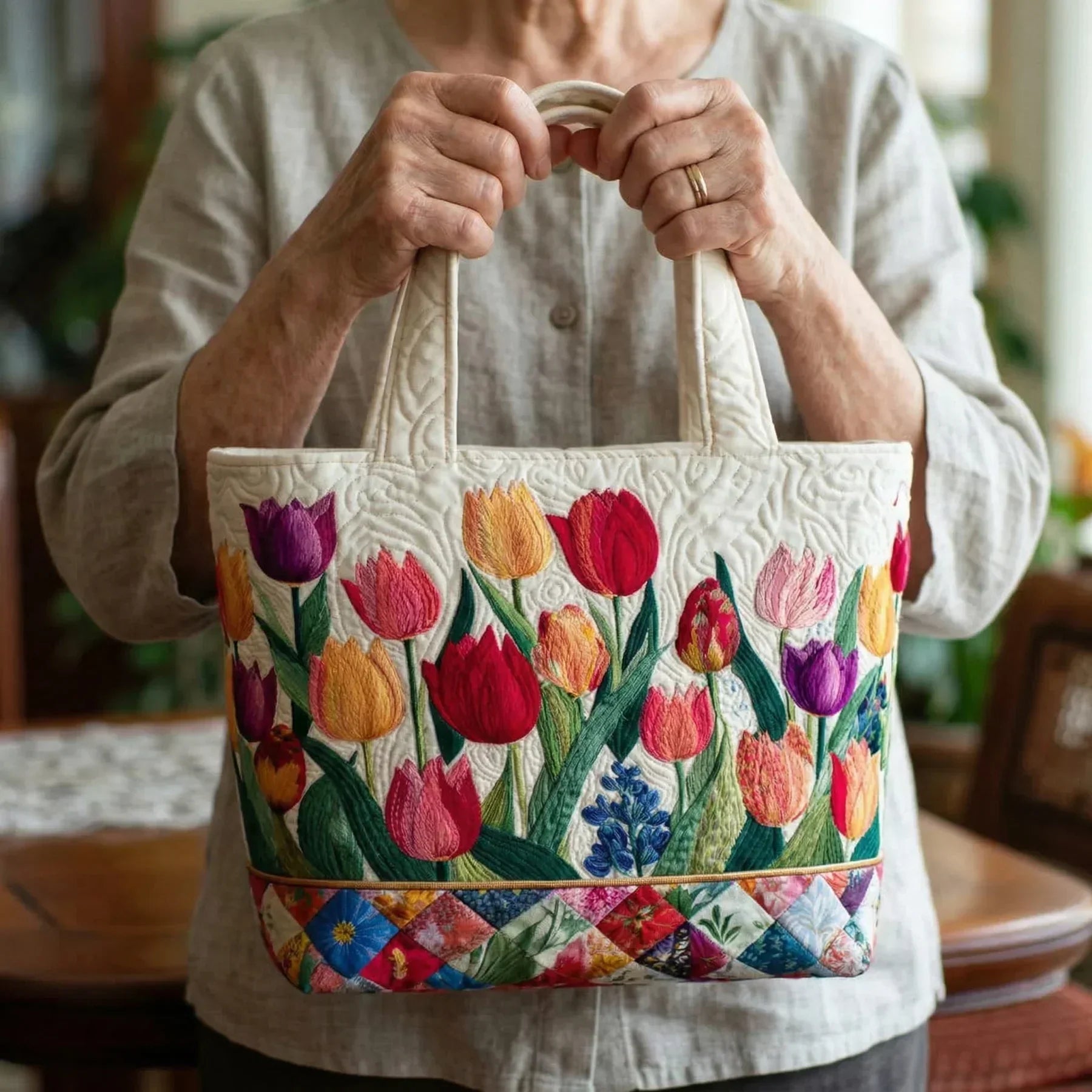 Borsa fatta a mano Camilla di Danoir Paris con vestibilità rilassata, in pelle con manici robusti e dettagli artigianali.