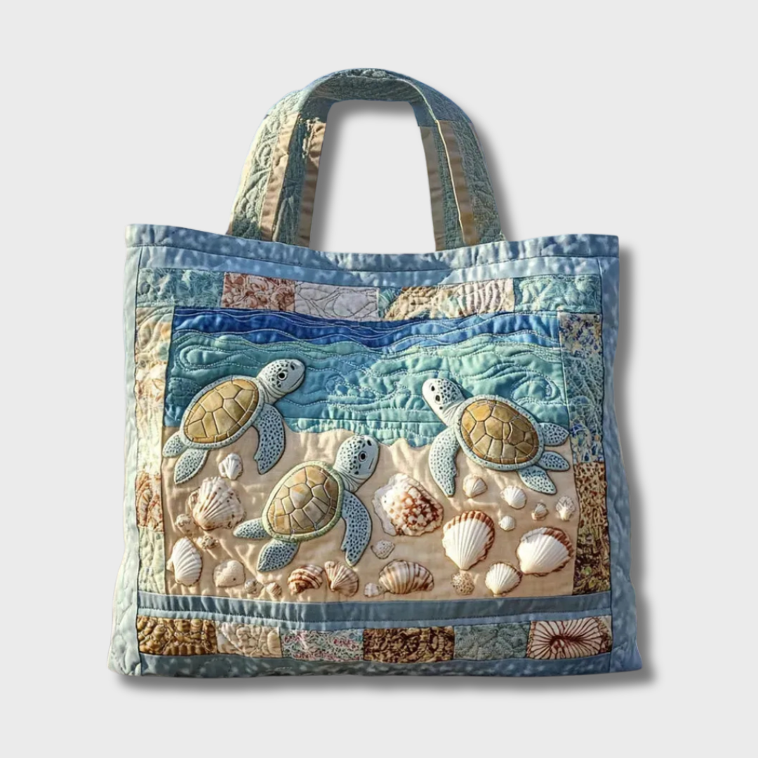 Sac à main quotidien Amelia en cuir souple fait à la main par Danoir Paris, avec bandoulière et design élégant.
