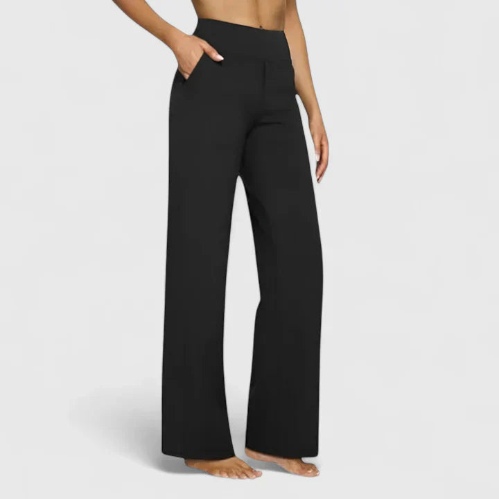 Pantalons élégants Danoir Paris Ame en taupe, coupe moderne et tissu fluide, vue de face sur fond neutre.