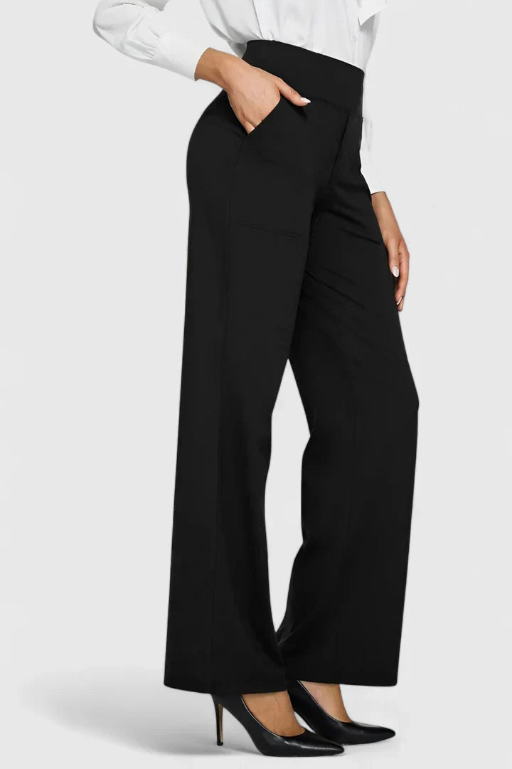 Pantalons élégants Danoir Paris Ame en tissu taupe, coupe moderne et sophistiquée, vue de face.