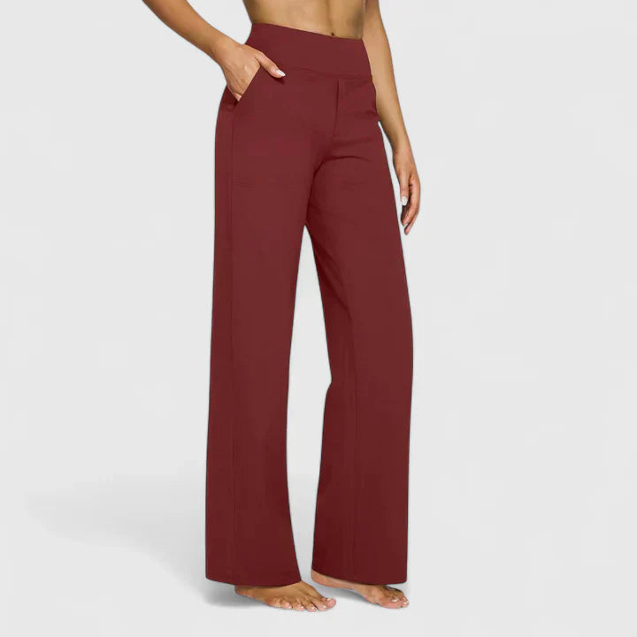 Pantalons élégants taupe Danoir Paris, vue de face, en tissu fluide, pour un style sophistiqué et moderne.