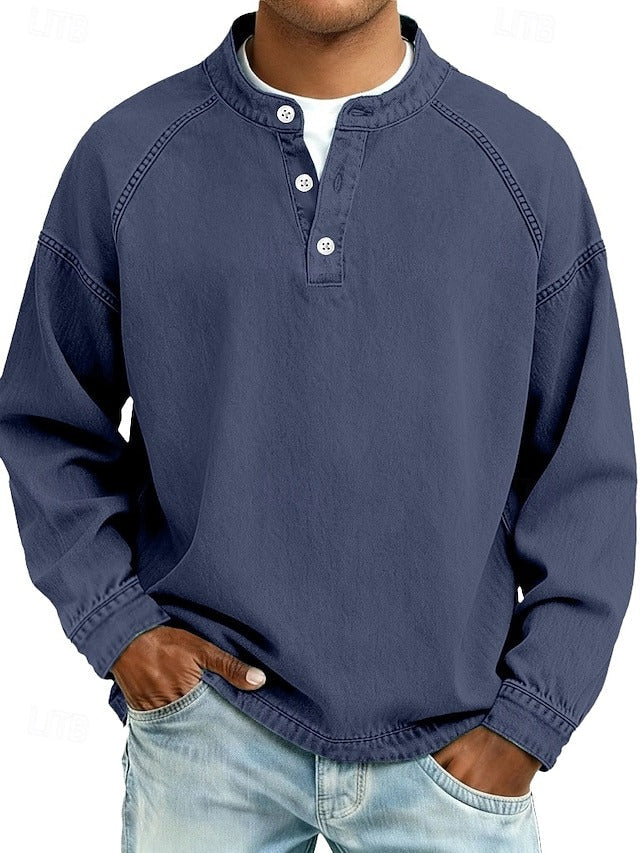 Chemise henley à manches longues Danoir Paris Amir en tissu délavé violet, vue de face avec col boutonné.