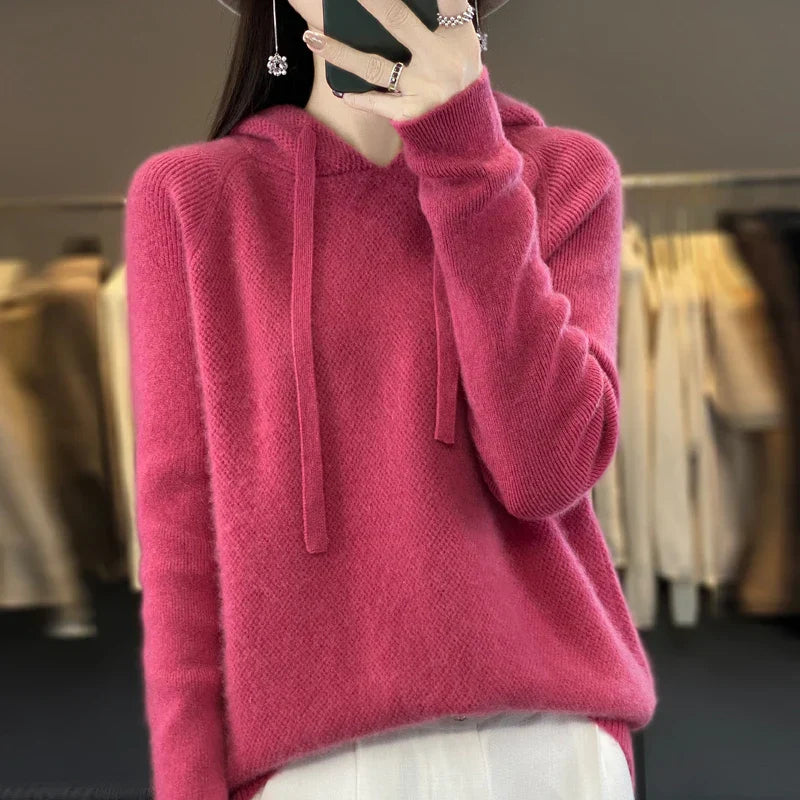 Écharpe douce en mérinos Danoir Paris Hermine, motif rose et beige, parfaite pour l'hiver, en laine mérinos chaude et confortable.
