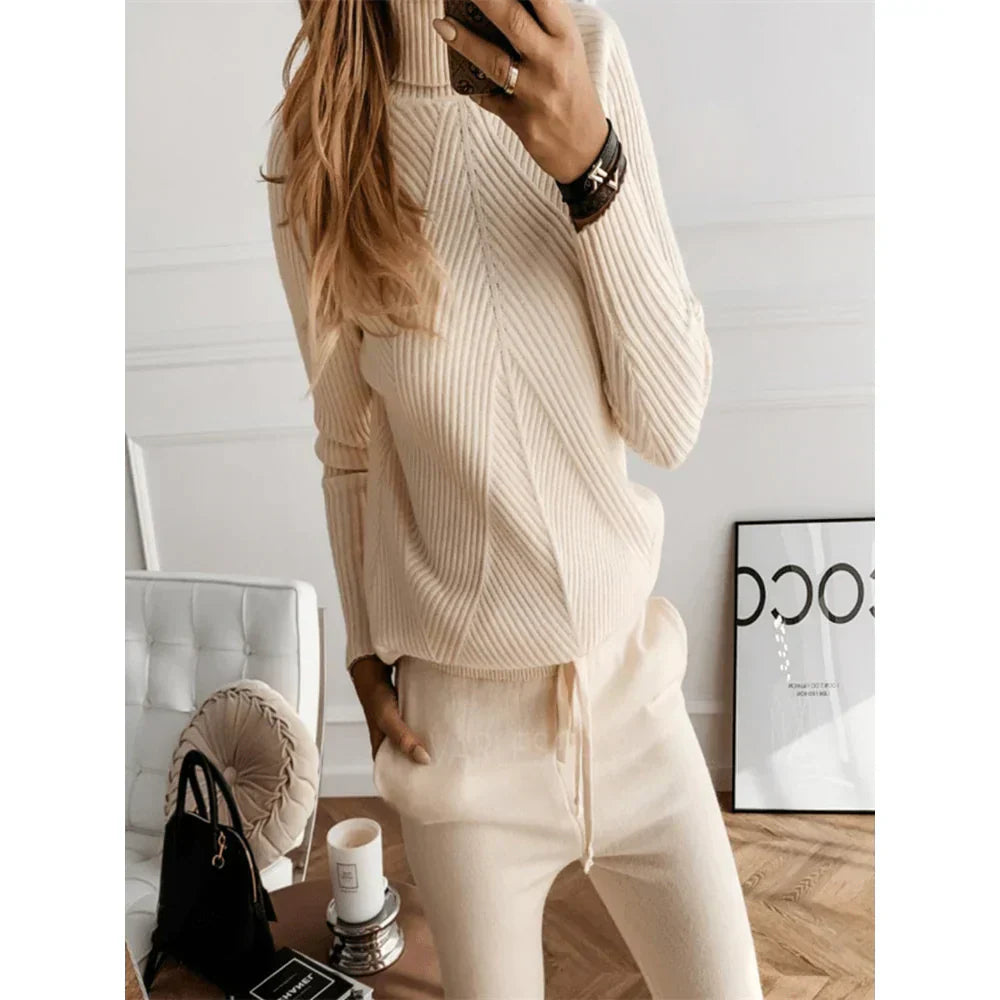 Survêtement luxe Danoir Paris Perrine en rose, tissu confortable et élégant pour un look décontracté et chic.