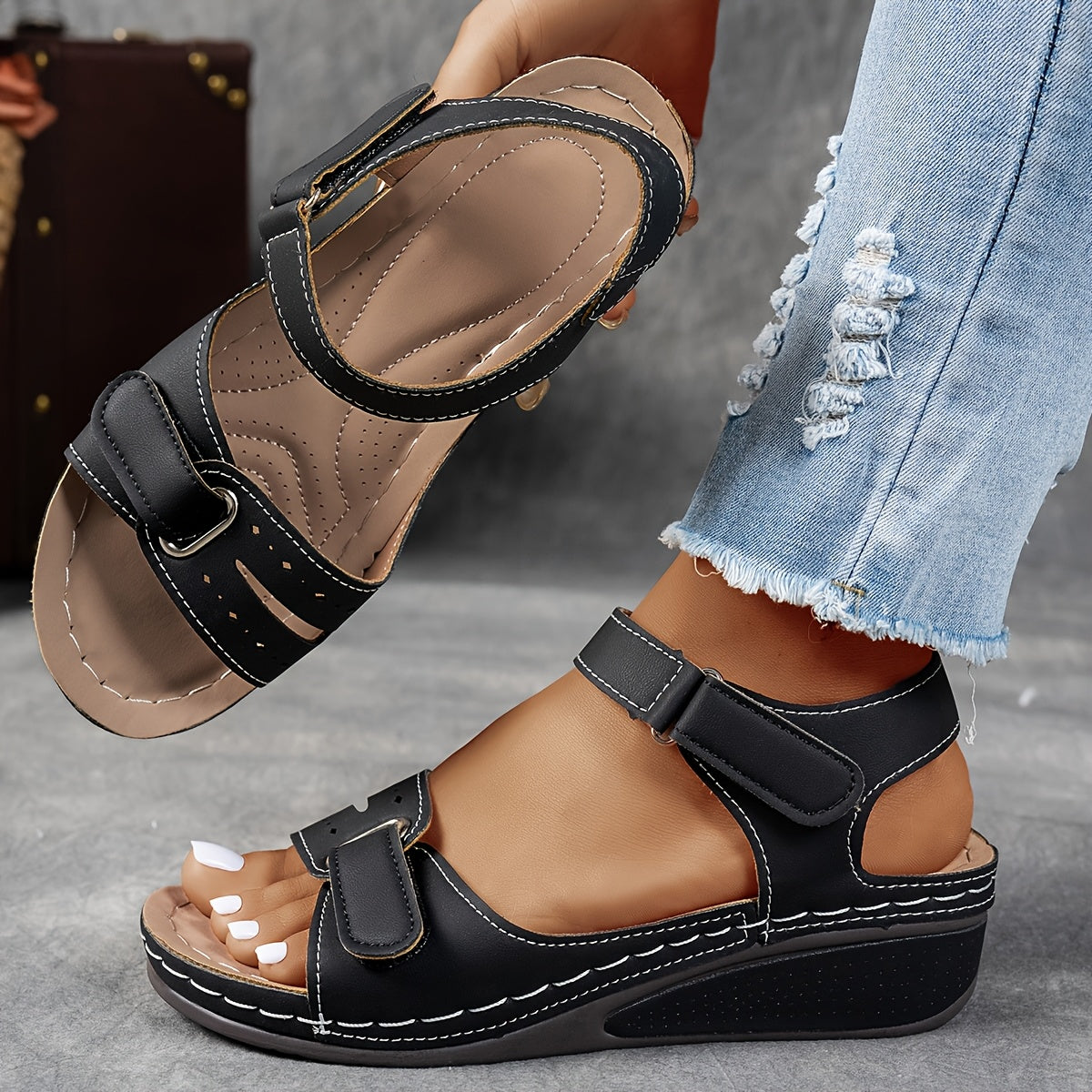 Sandales ergonomiques élégantes Célima de Danoir Paris en rouge, taille 36, avec design sophistiqué et confort optimal.
