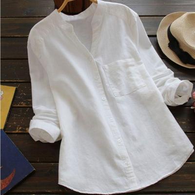 Chemise ample élégante Vera de Danoir Paris en tissu rouge brique, vue de face, détails du col et des manches visibles.
