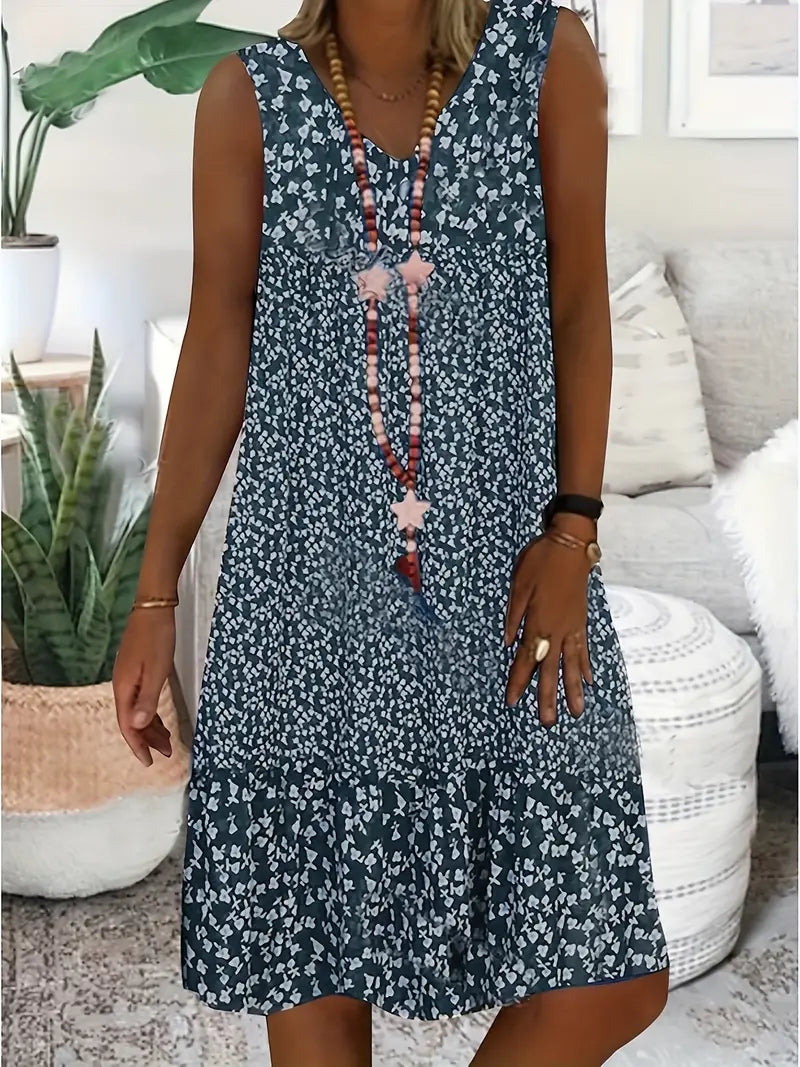 Robe élégante Danoir Paris Alena en tissu rouge, style polyvalent, portée avec manches longues et coupe flatteuse.