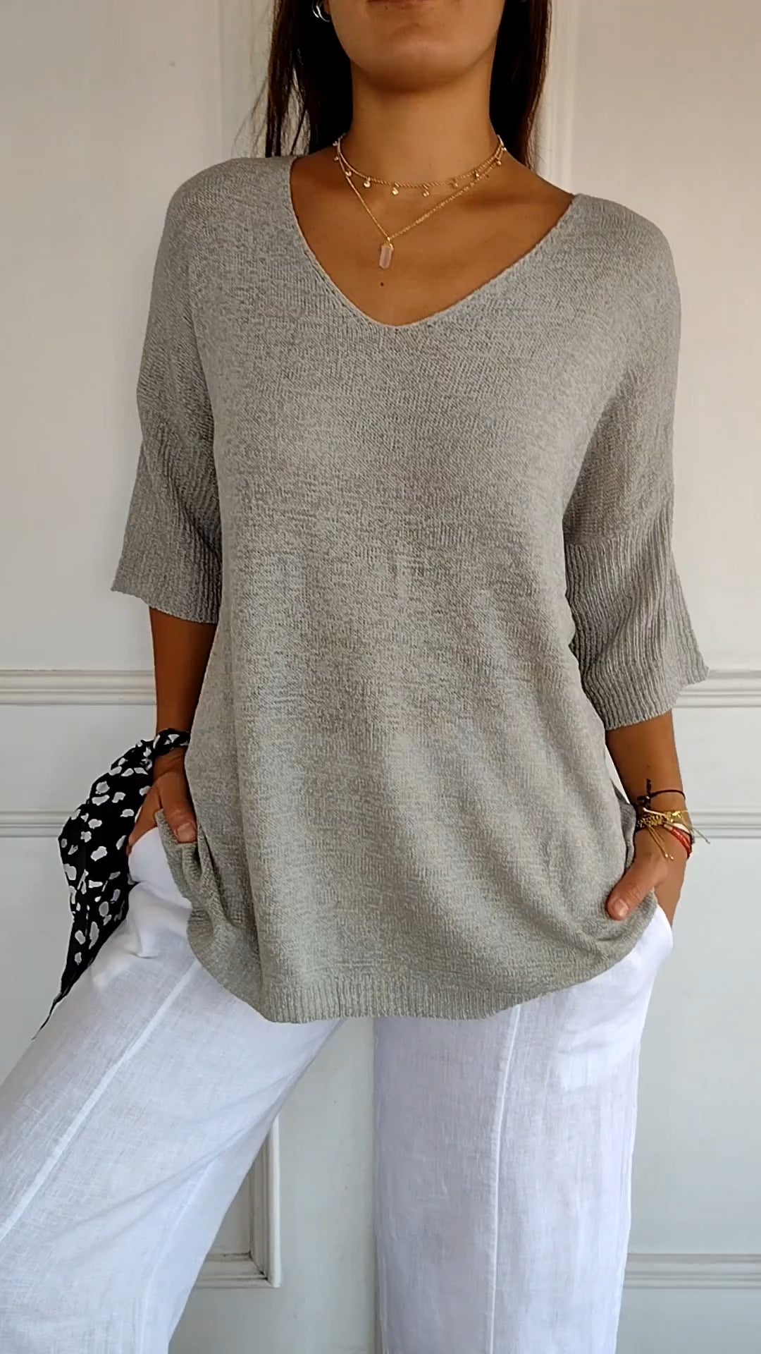 Haut chic en maille rouge Danoir Paris Anna, élégant et tendance, porté sur un mannequin.