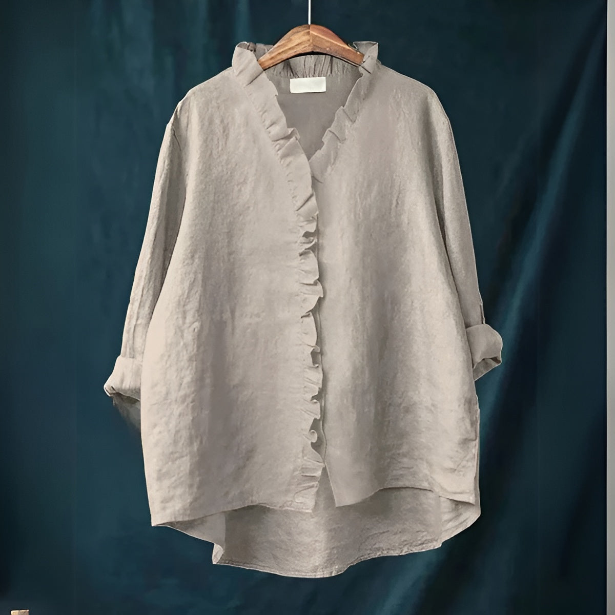 Blouse légère et élégante Blanka de Danoir Paris, en tissu rouge, avec détails fins et coupe flatteuse.