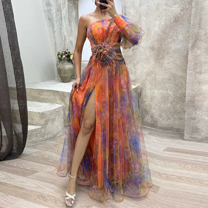 Robe longue colorée Philena de Danoir Paris, élégante et fluide, avec un motif vibrant et une coupe sophistiquée.
