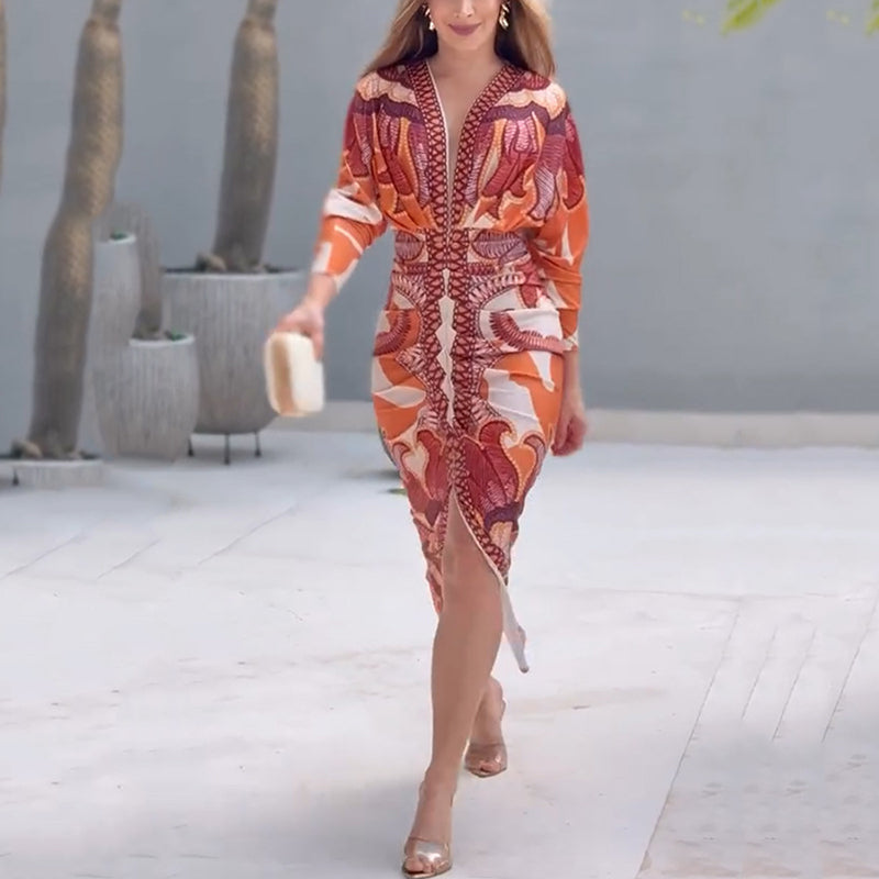 Robe élégante Blysse™ à col en V de Danoir Paris, tissu fluide, coupe sophistiquée, portée pour une allure chic et raffinée.