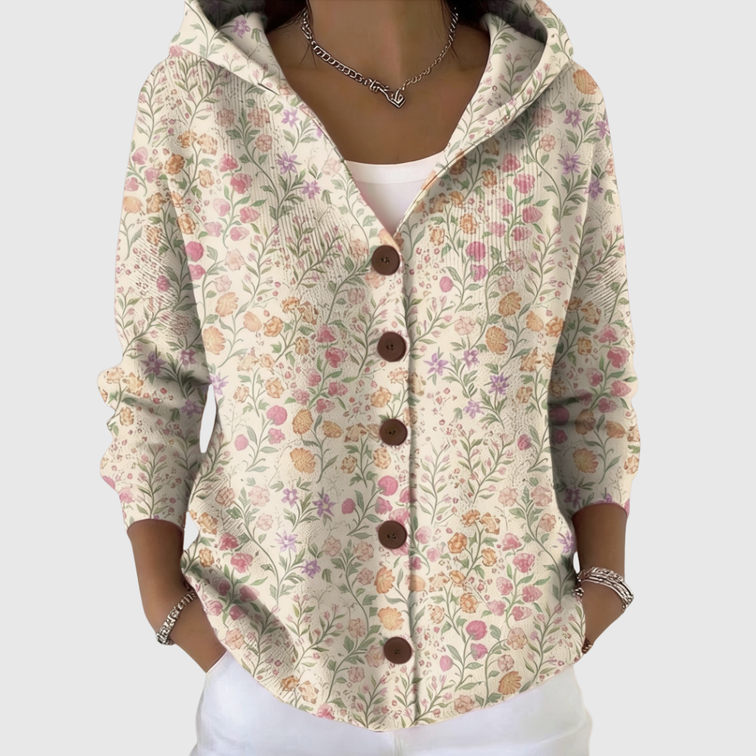Cardigan confort à capuche en maille Danoir Paris porté, douceur et style avec capuche et texture en maille.