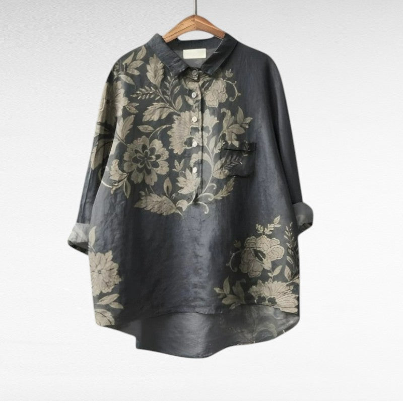 Blouse d'été sophistiquée Danoir Paris en tissu gris foncé avec détails élégants, idéale pour la saison estivale.