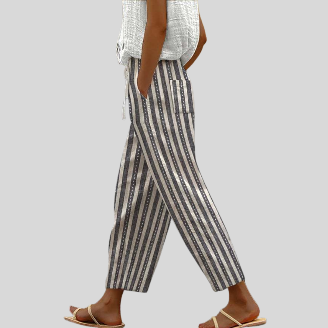 Pantalons casual quotidiens Danoir Paris en tissu confortable, portée décontractée, vue de devant sur un mannequin.