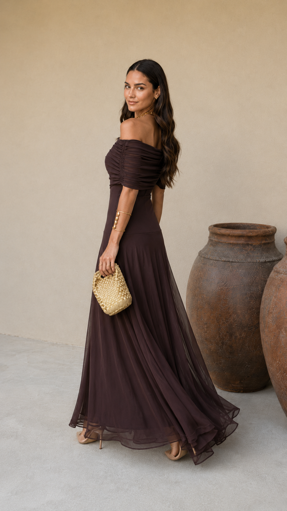 Robe Toledo marron Danoir Paris en tissu fluide, avec coupe élégante et détails sophistiqués pour femme.