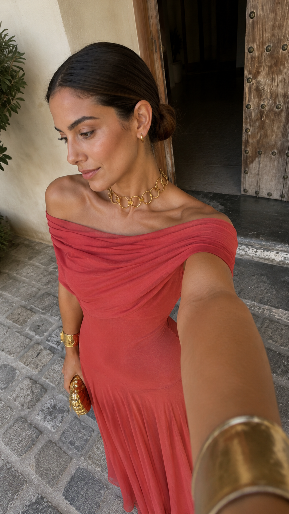 Robes Danoir Paris Vestido Toledo en terracotta claro avec coupe élégante et tissu léger, porté sur mannequin.