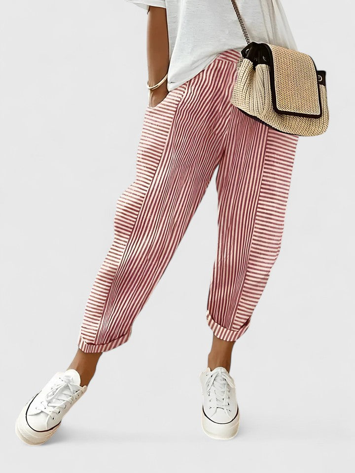 Pantalons d'été confortables pour femmes Elvira™ de Danoir Paris, couleur rouge clair, tissu léger et agréable à porter.