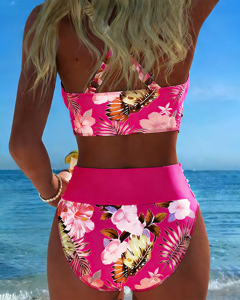 Biquini Eduarda de Danoir Paris avec motif floral contrastant et fente, en tissu rose pour maillot de bain femme.