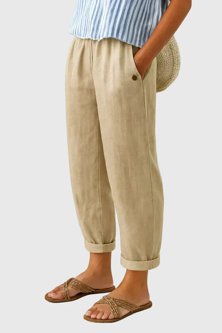Pantalon blanc Danoir Paris Samantha, style chic et confortable, vue de face avec détails du tissu élégant.