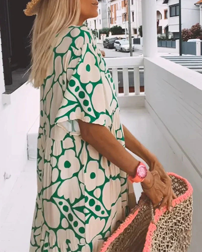 Robe d'été légère Danoir Paris Christine en tissu vert léger, vue de face, style élégant et confortable pour la saison estivale.
