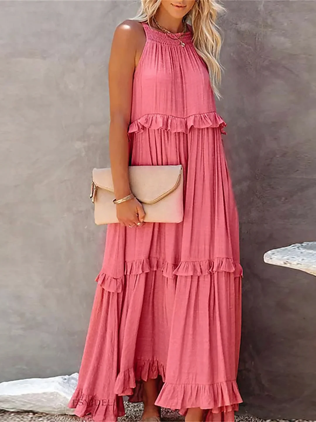 Robe estivale verte Elsie de Danoir Paris avec coupe élégante et détails légers, idéale pour l'été.