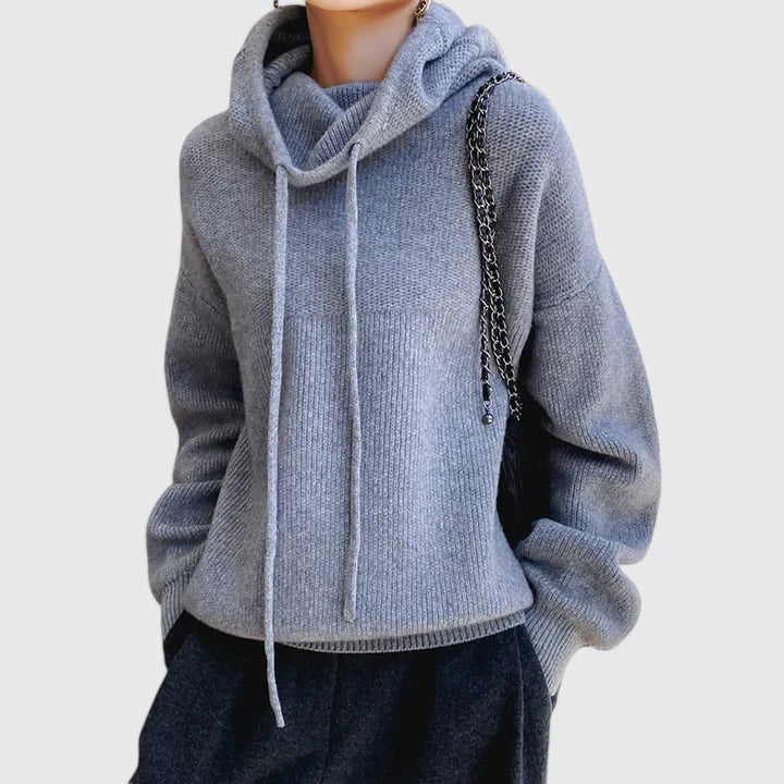 Sweat à capuche vert Danoir Paris Marie, vêtement confortable pour femmes, porté sur un mannequin.