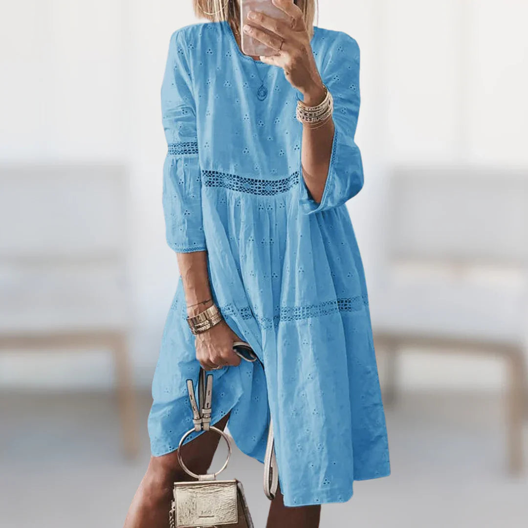 Robe brodée violette Helmi de Danoir Paris, élégante robe longue avec détails brodés, vue de face.